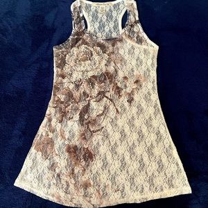 early 2000s / y2k vibes. Hmu im willing to negotiate. 💘